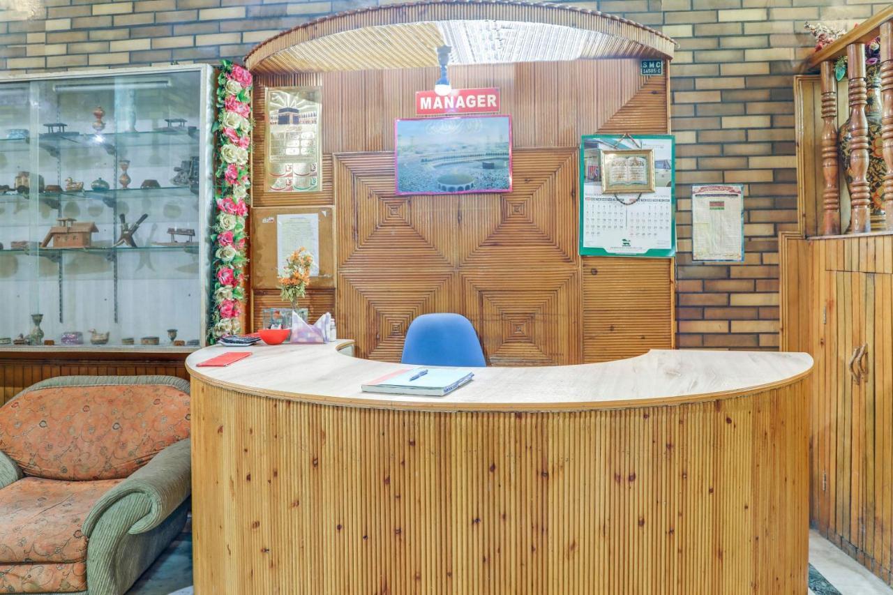 Oyo 72225 Hotel Dilshan Srīnagar エクステリア 写真