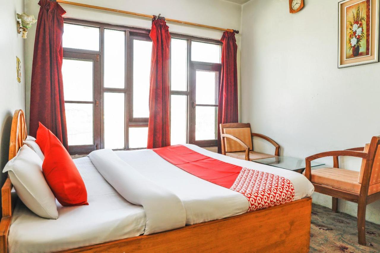 Oyo 72225 Hotel Dilshan Srīnagar エクステリア 写真