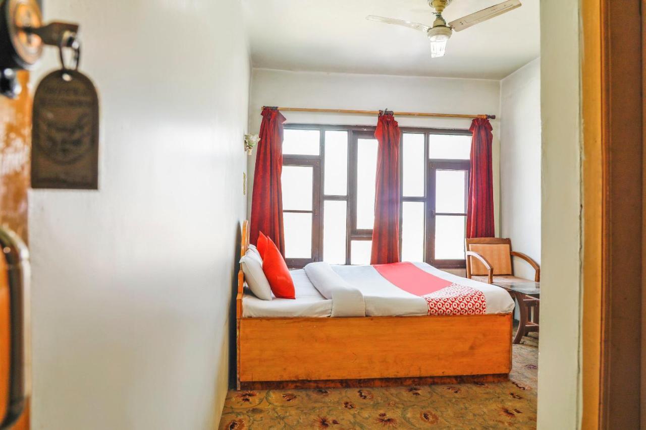 Oyo 72225 Hotel Dilshan Srīnagar エクステリア 写真