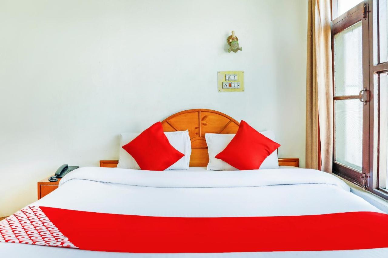 Oyo 72225 Hotel Dilshan Srīnagar エクステリア 写真