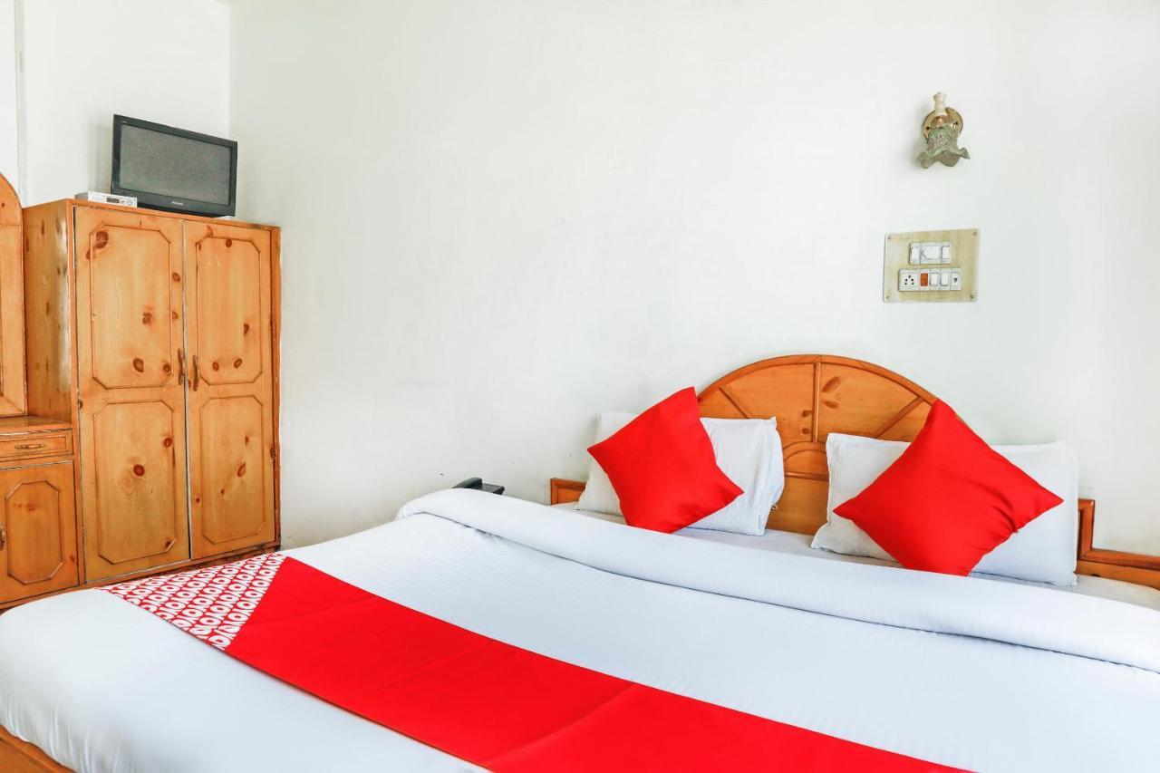 Oyo 72225 Hotel Dilshan Srīnagar エクステリア 写真
