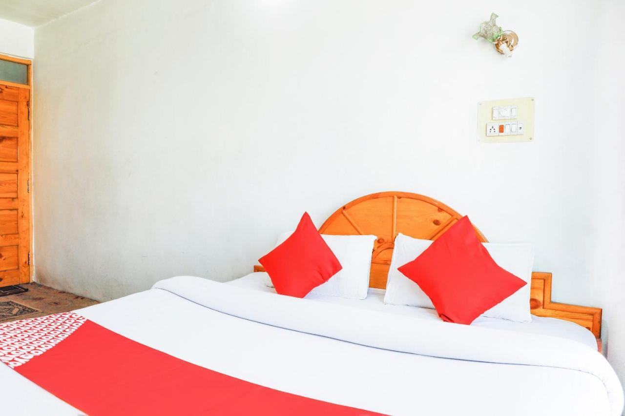 Oyo 72225 Hotel Dilshan Srīnagar エクステリア 写真
